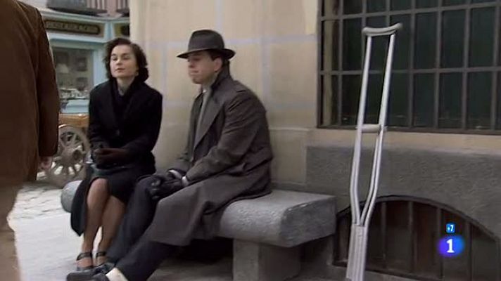 Amar en tiempos revueltos - Héctor hace ver a Asun lo que vale