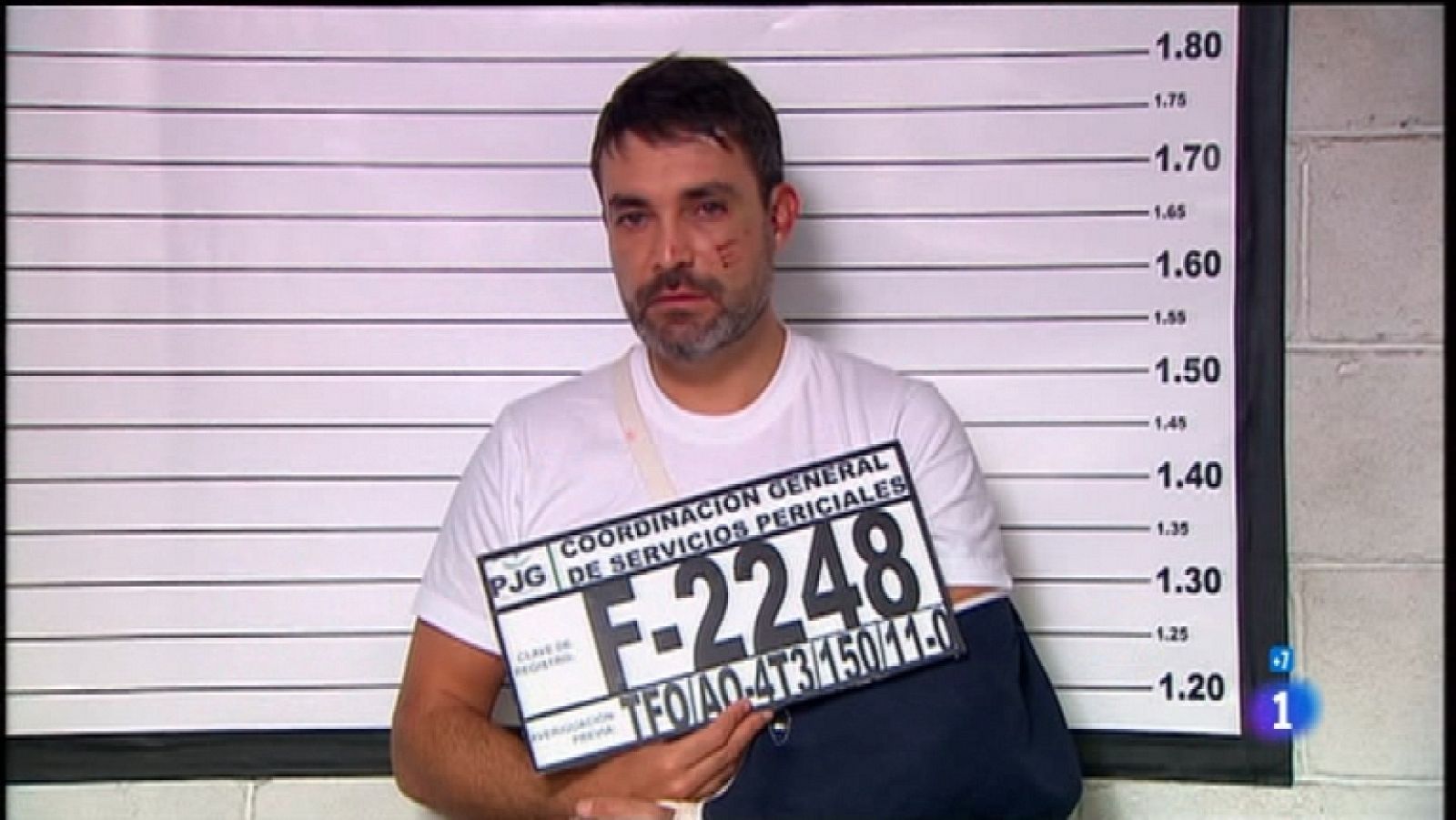 Cielo rojo - Capítulo 55 - Lucrecia provoca a sus violadores para que ataquen a Andrés - Ver ahora