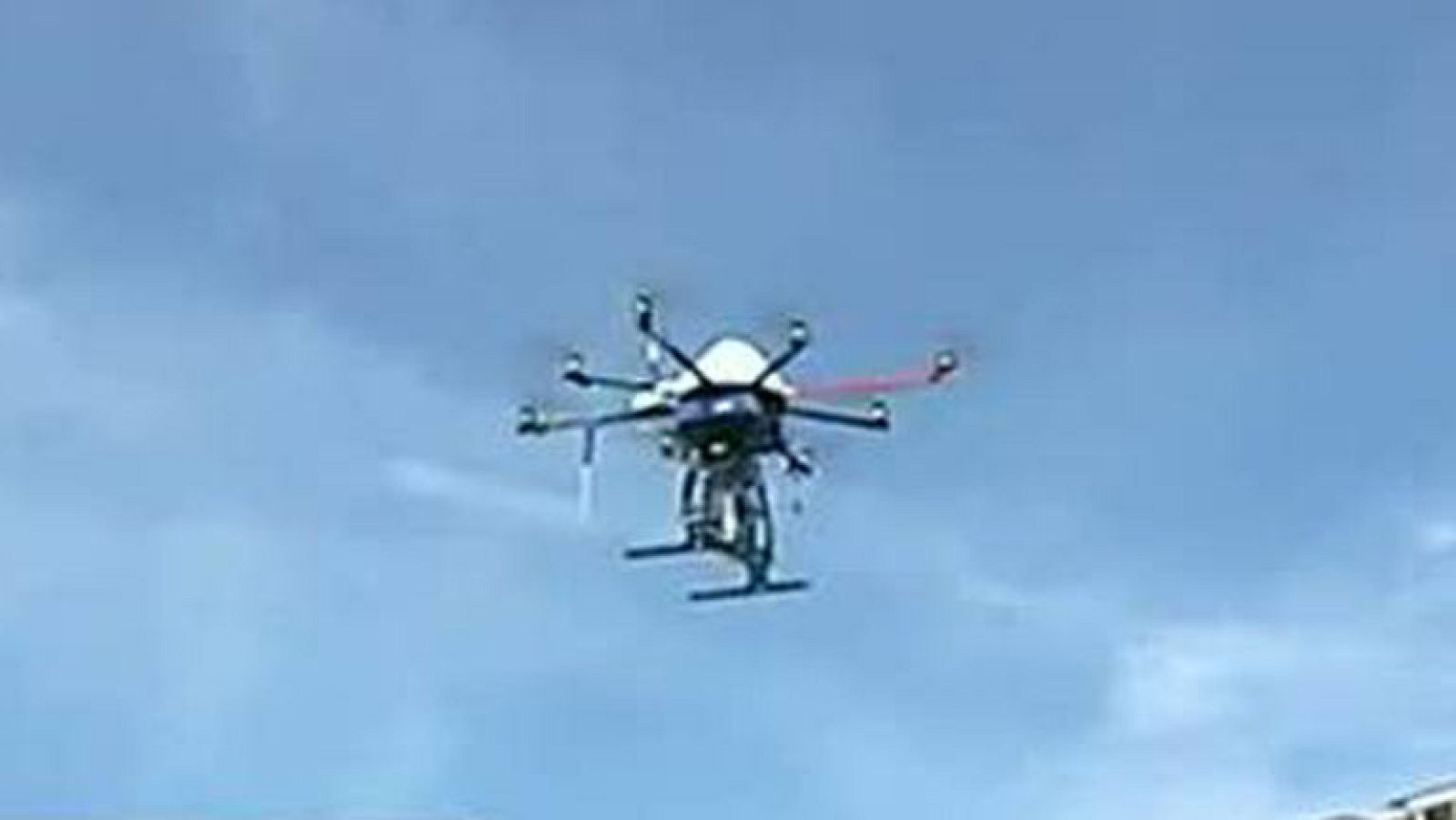 Un minihelicóptero para el mundial de vela | Ver