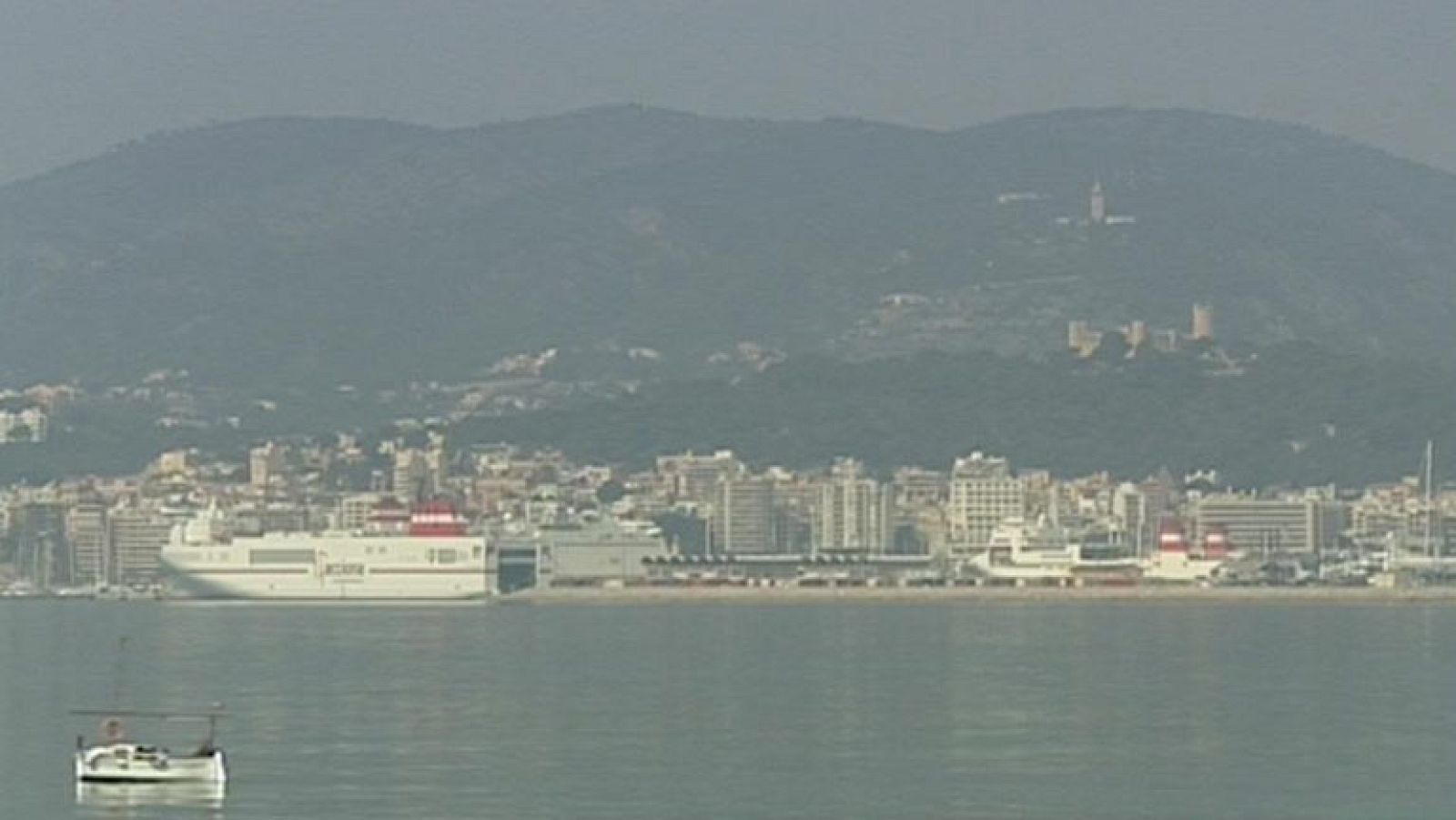 Alerta por oleaje y viento en el Estrecho
