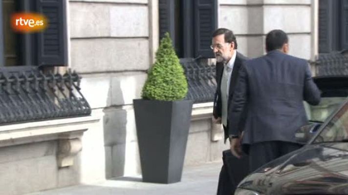  - Rajoy no hace declaraciones a su llegada al Congreso