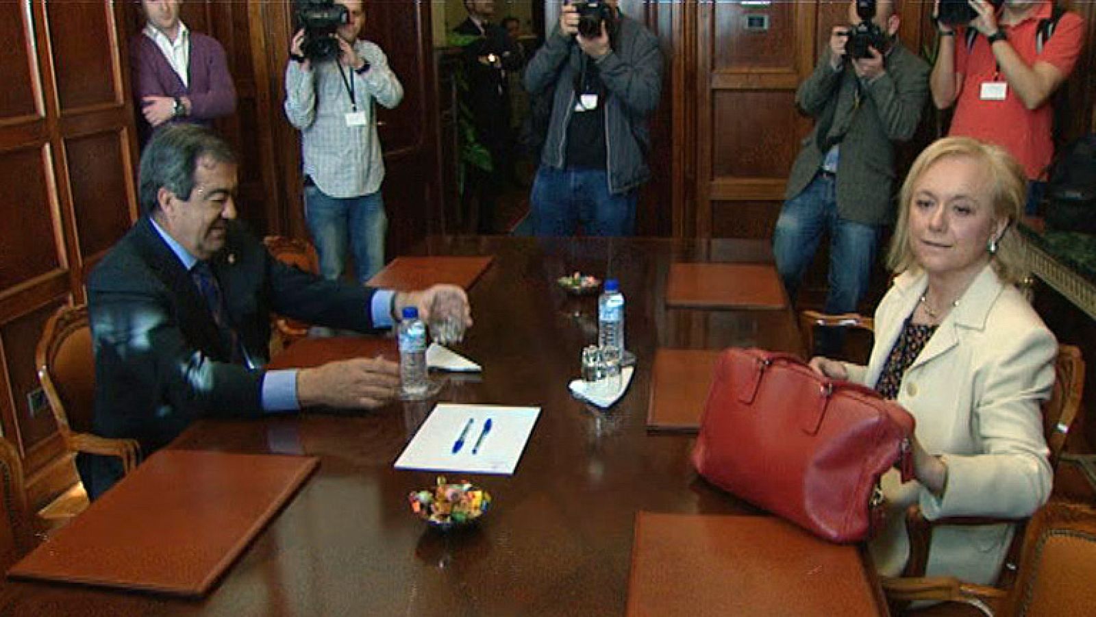 En Asturias, los partidos continúan buscando apoyos para formar gobierno