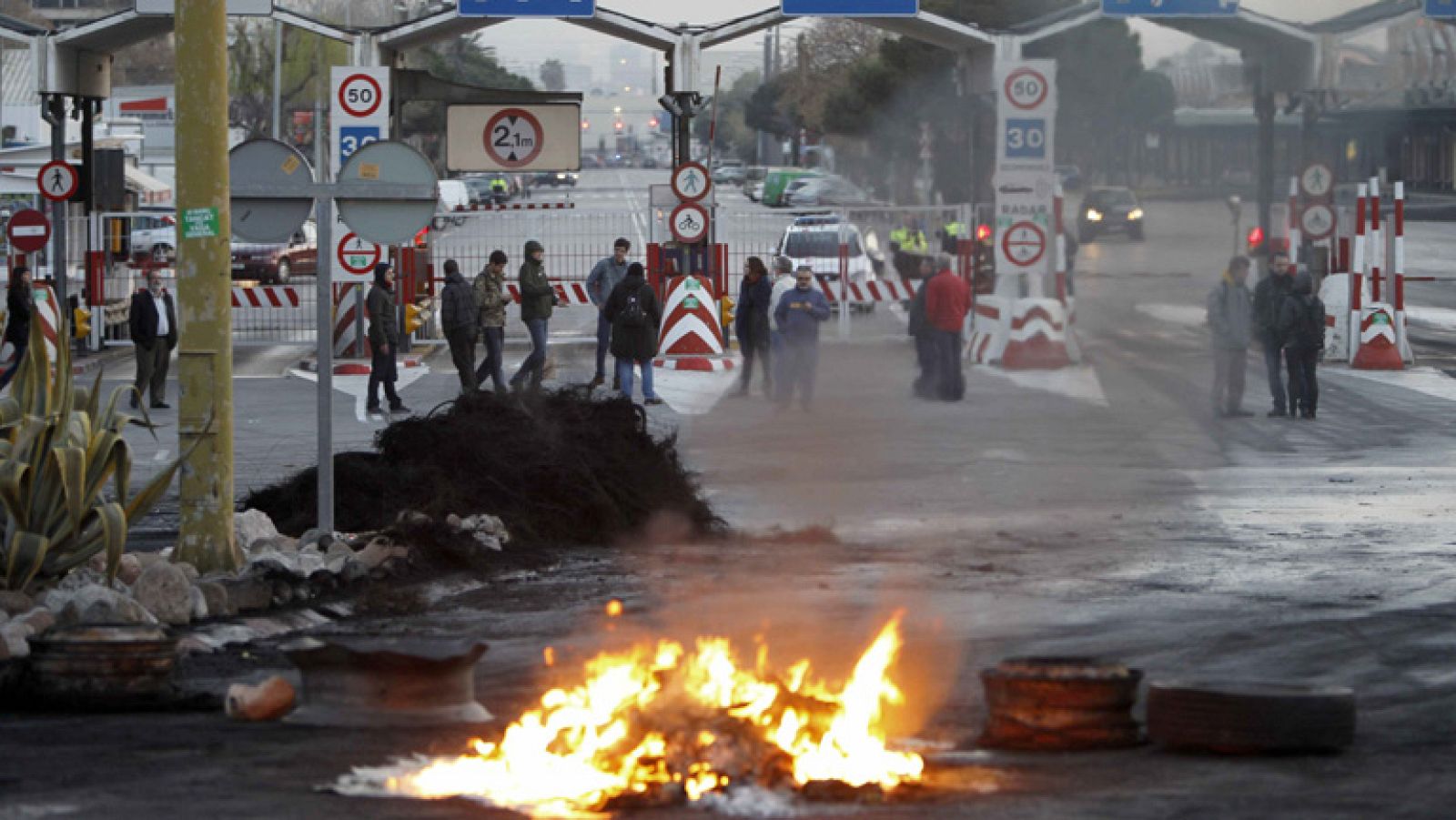 El Gobierno y los sindicatos hablan de pocos incidentes y un centenar de detenidos hasta el momento