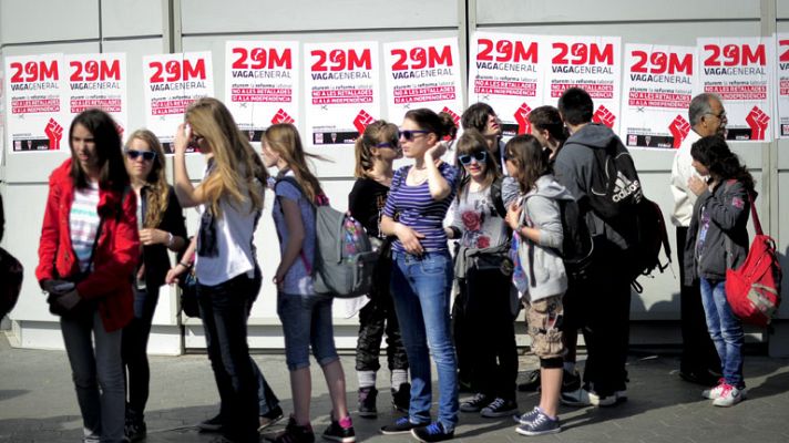 Telediario 1 - Manifestaciones multitudinarias