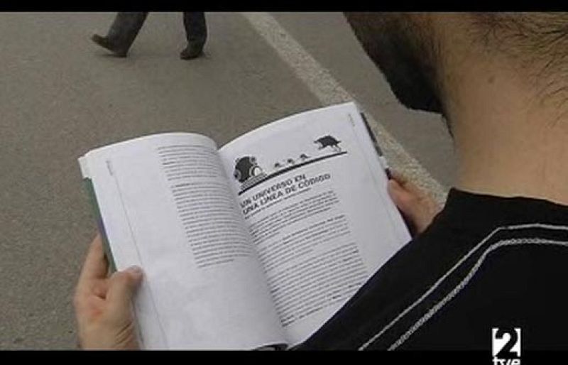 ' Miradas 2' entrevista al escritor John Tones