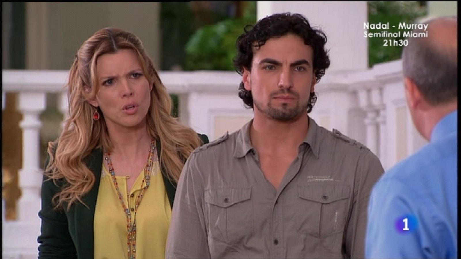 La casa de al lado - Capítulo 100 - Emilio rechaza la sustanciosa oferta de su jefa - Ver ahora