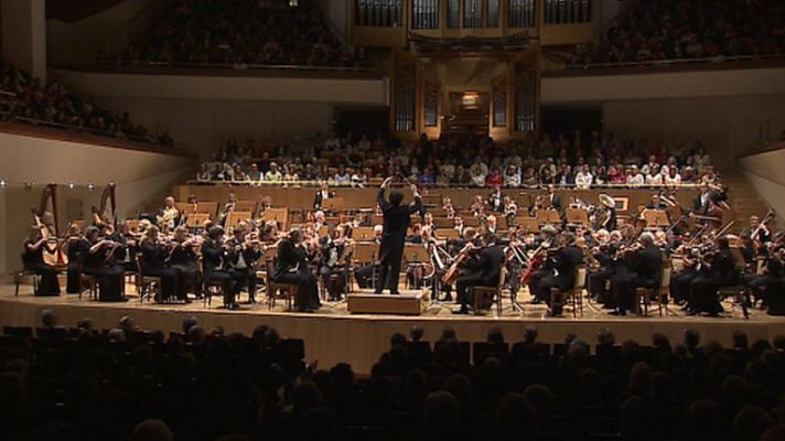 Telediario 1 - Fenómeno  Dudamel