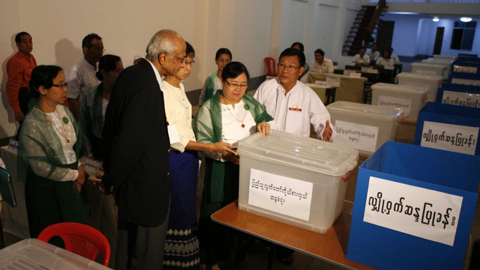 En Birmania, hay 160 observadores internacionales | Ver