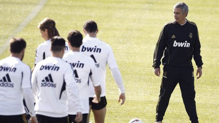Telediario 1 - Entrenamiento 'familiar' del Real Madrid