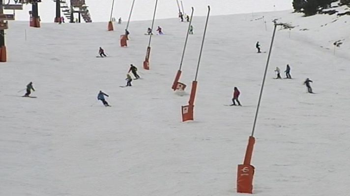 Telediario 1 - Temporada atípica para esquiar