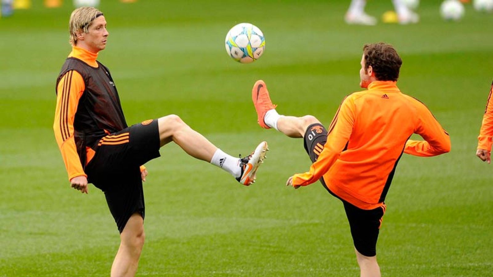 El Chelsea confía en Torres y Mata para doblegar al Benfica