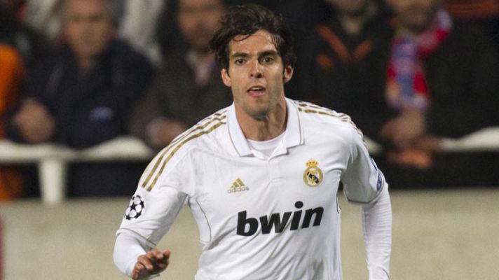 Champions League - Golazo de Kaká para distanciarse (2-0)