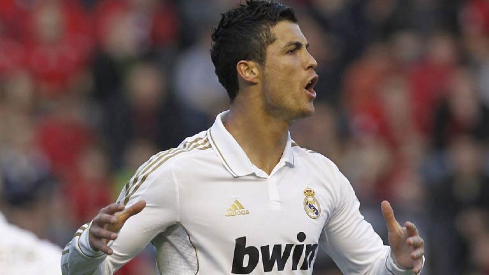 El delantero portugués del Real Madrid ha marcado el primer gol de su equipo ante el Apoel, en el minuto 26 de juego.