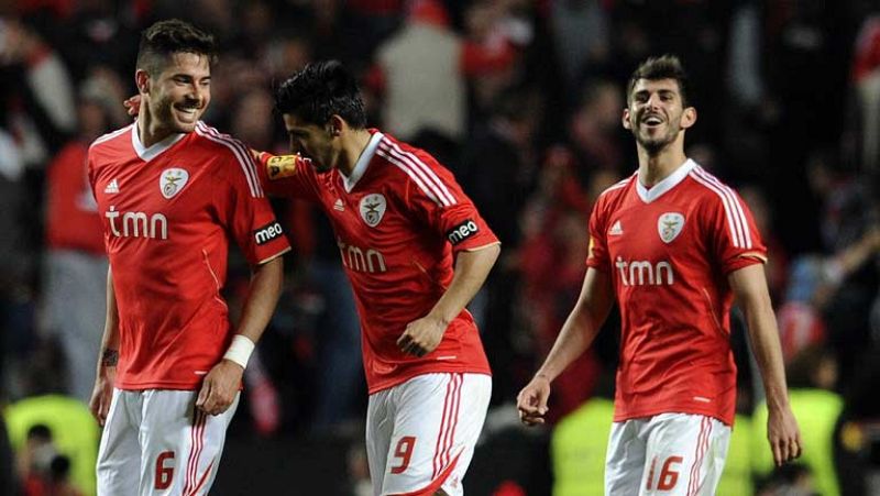 El español Javi García le puso pimienta a la eliminatoria al anotar el tanto del Benfica en Londres en el minuto 85.