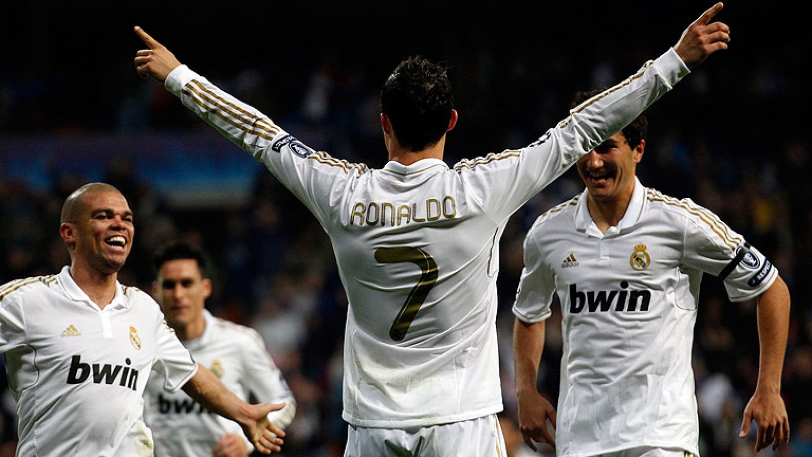 Real Madrid 5-2 APOEL Nicosia
