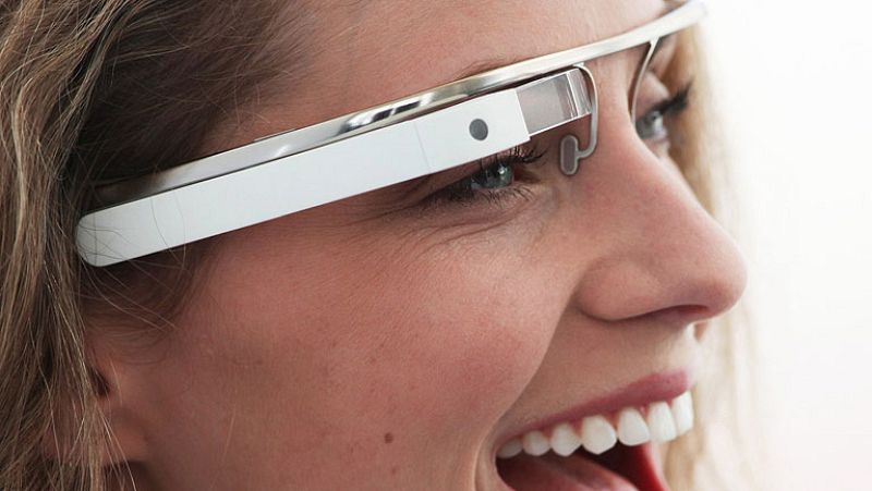 Las gafas 'inteligentes' de Google muestran la realidad aumentada - Informativo 24h | Ver