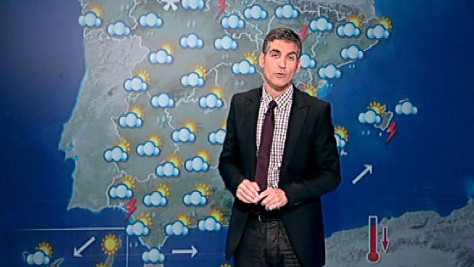 Chubascos localmente fuertes con temperaturas moderadas