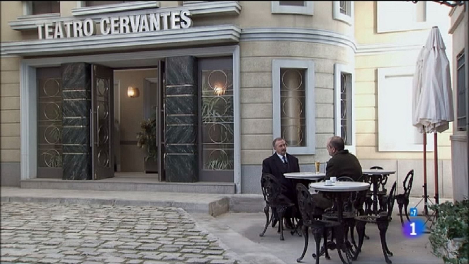 Amar en tiempos revueltos - T7 - Capítulo 150 -Armenteros está convencido de que la epidemia la provoca el agua de la prisión - Ver ahora