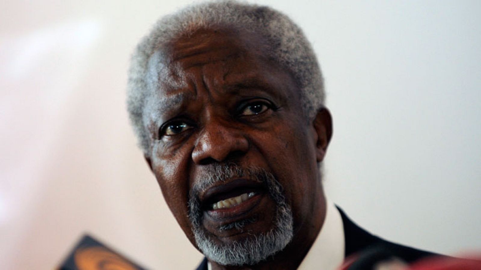 Annan: "Estoy esperanzado en que el Gobierno sirio cumpla su compromiso" - La tarde en 24h | Ver