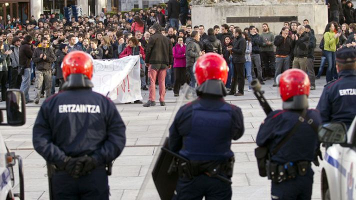 Informativo 24h - Los antidisturbios vascos no usarán pelotas de goma a partir de 2013 tras la muerte de Cabacas