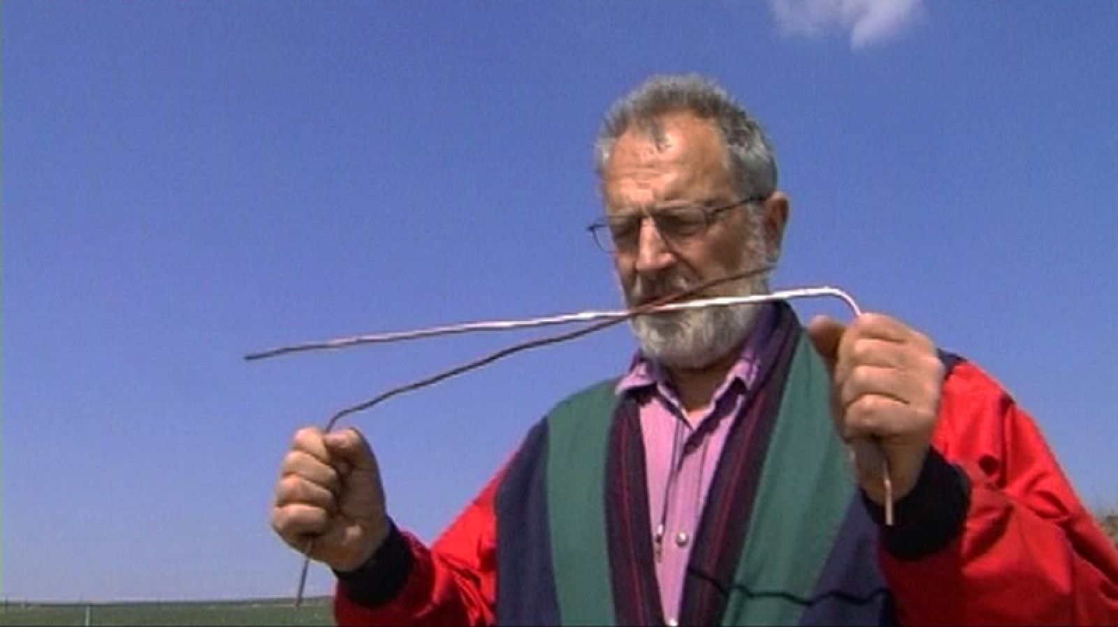 En busca del agua - Soria - Buscando agua bajo las piedras - Comando Actualidad | Ver