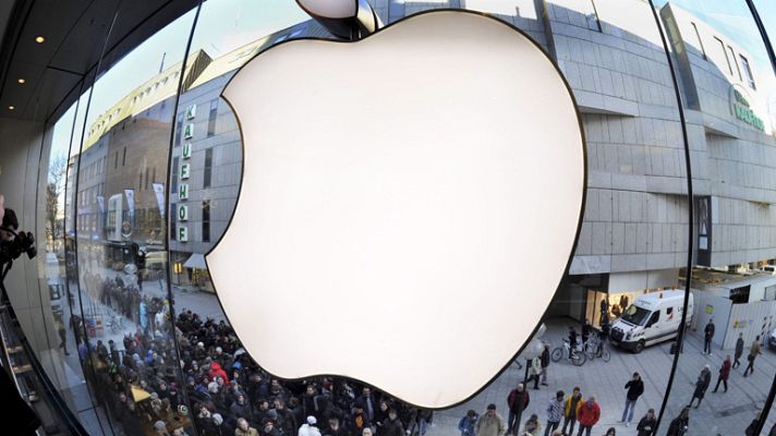 Telediario 1 - EE.UU. contra Apple