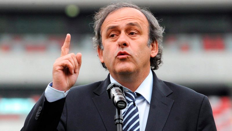 Platini llama "bandidos y estafadores" a los hoteleros ucranianos