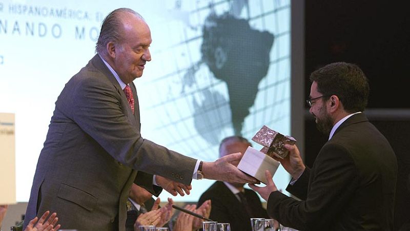 El rey, operado de una fractura de cadera - Informativo 24h | Ver