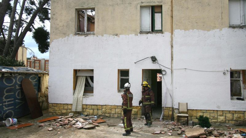 Muere una mujer y su hija está grave tras un derrumbe en Tarragona