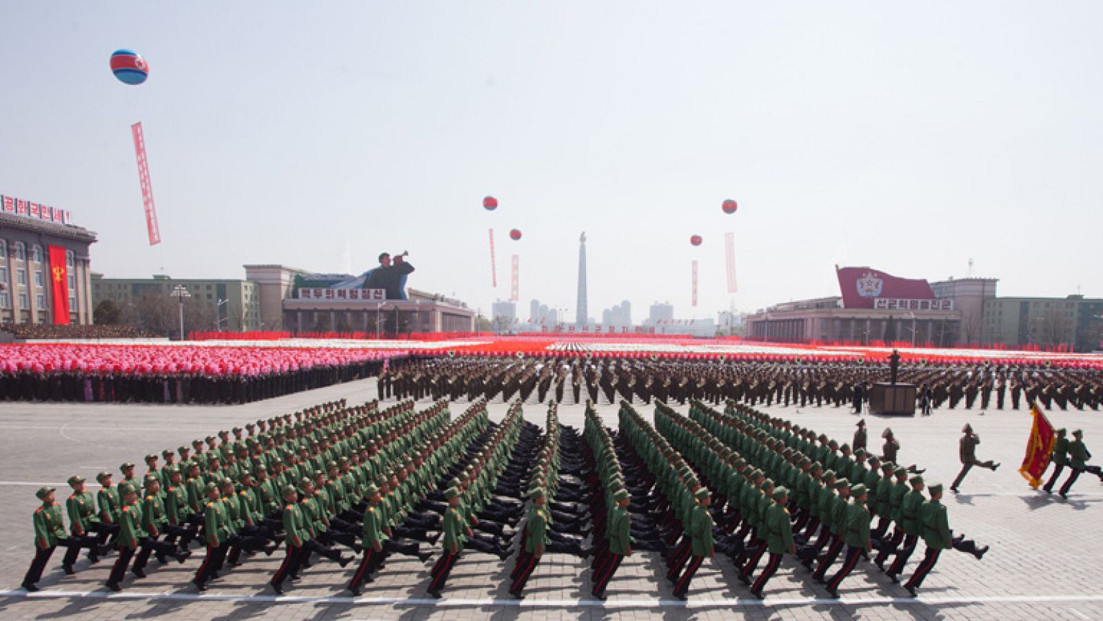 Primer discurso en un acto público masivo del líder comunista Kim Jong-un