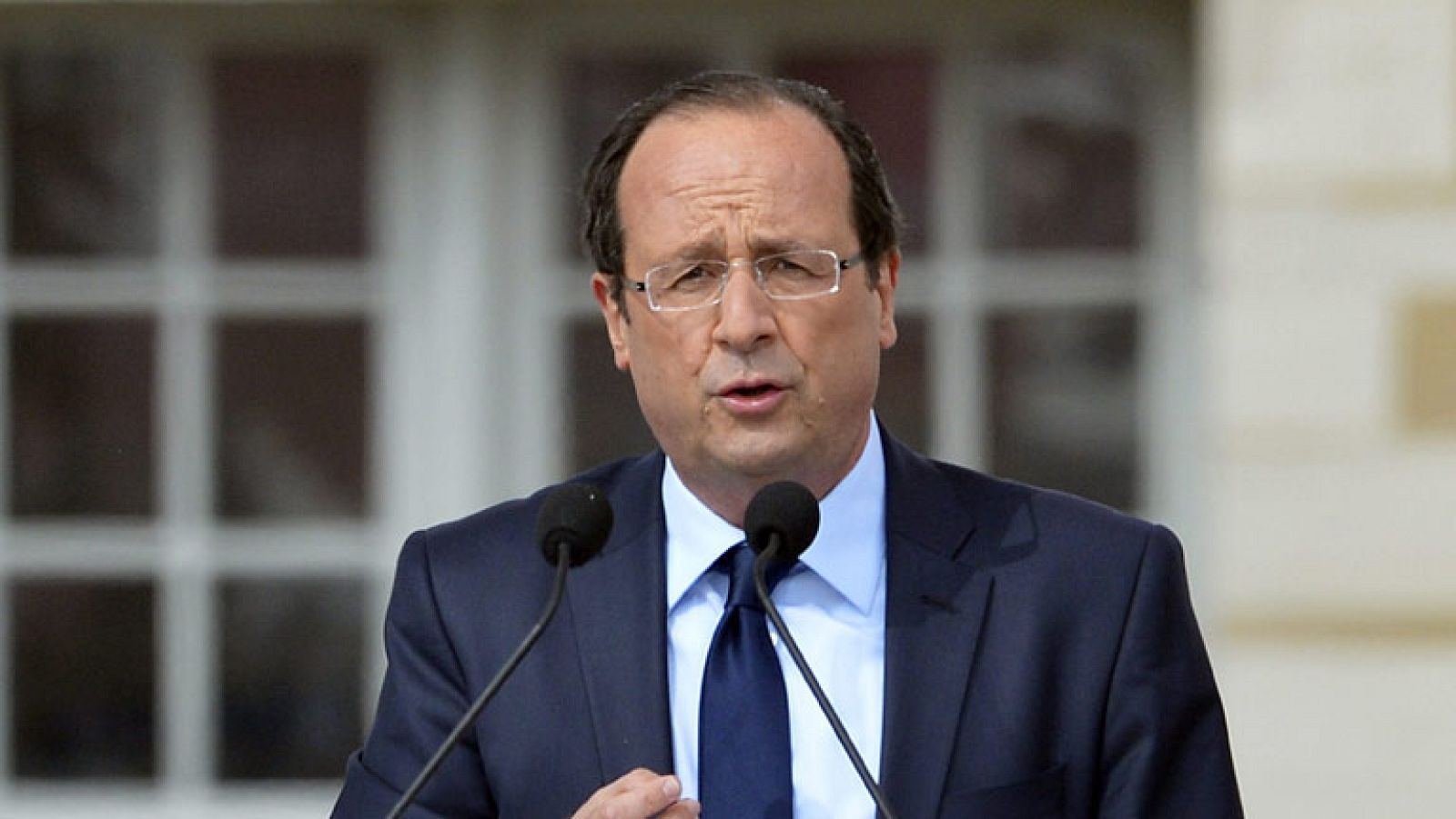 Los sondeos dan a Hollande la victoria en la primera vuelta de las elecciones