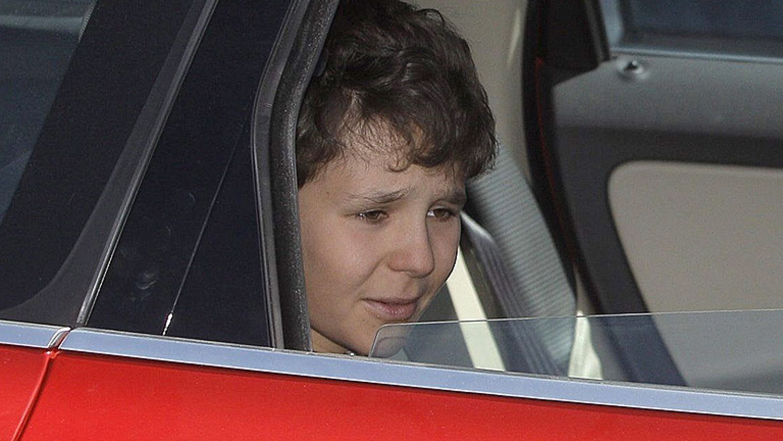 Froilán abandona el hospital tras una semana ingresado por su disparo accidental en el pie - Informativo 24h | Ver