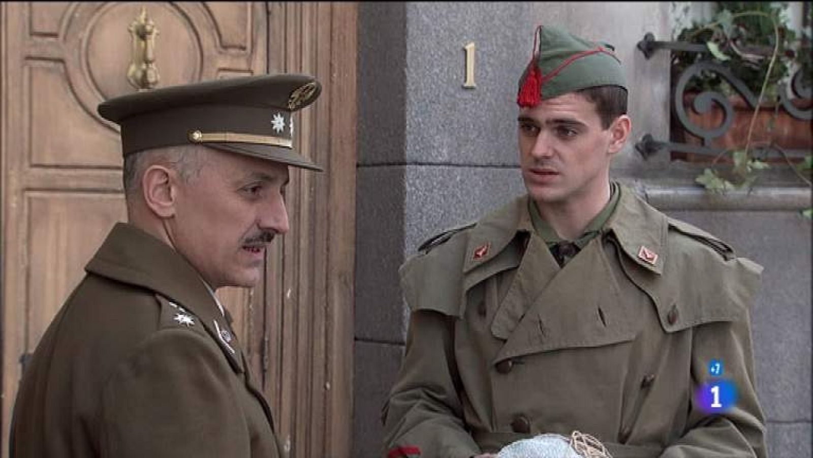 Amar en tiempos revueltos - T7 - Capítulo 155 - Eugenio rechaza los méritos por la crisis del agua - ver ahora