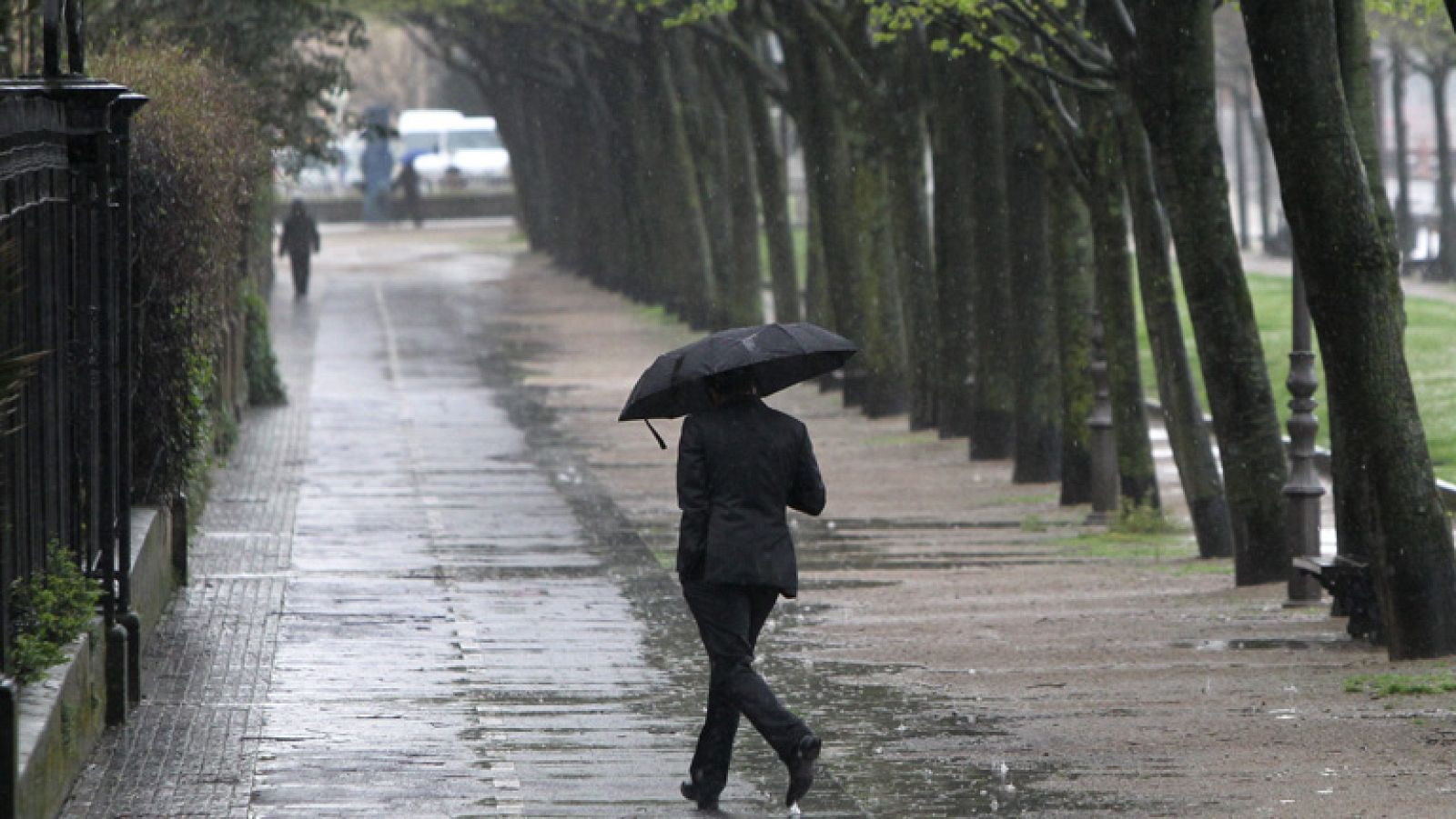 Chubascos moderados y frecuentes en Galicia, área cantábrica y Pirineo