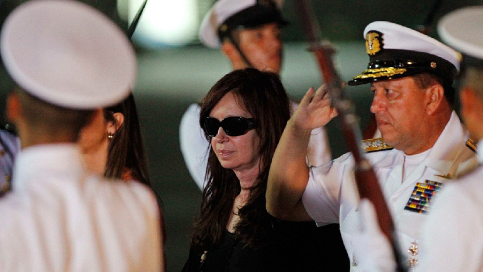 Argentina también expropiará la filial de gas de YPF