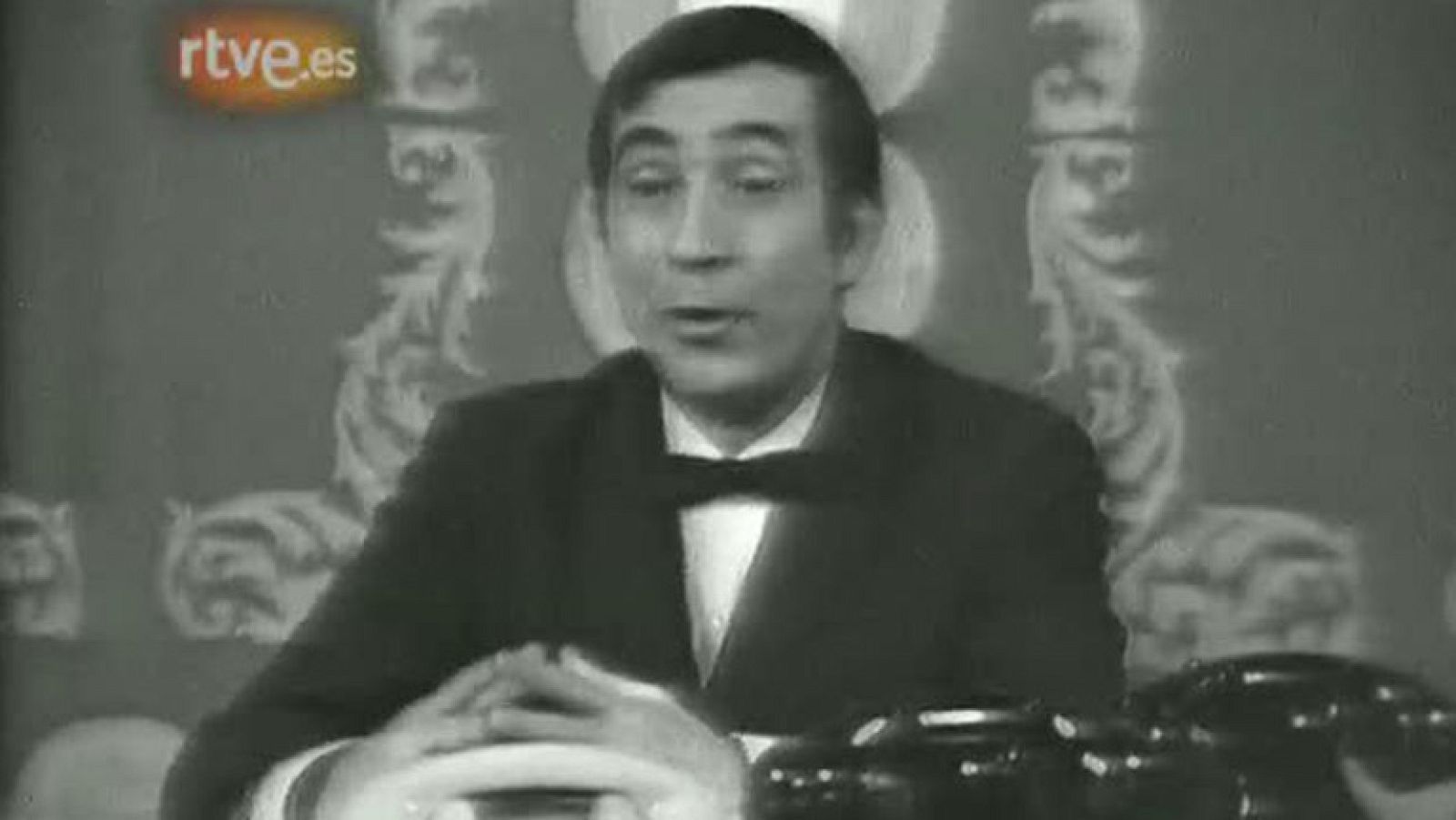 Gila - La crítica de una boda