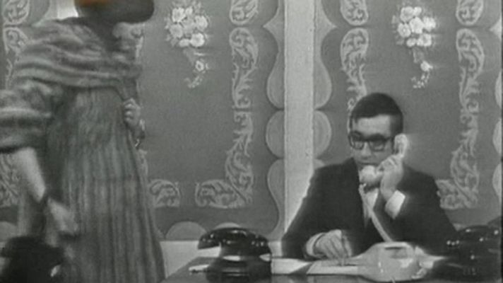 Arriba ese ánimo! - Gila - En una agencia de viajes