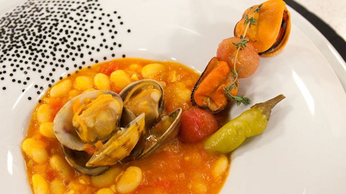 RTVE Cocina - Judías a la marinera con brochetas