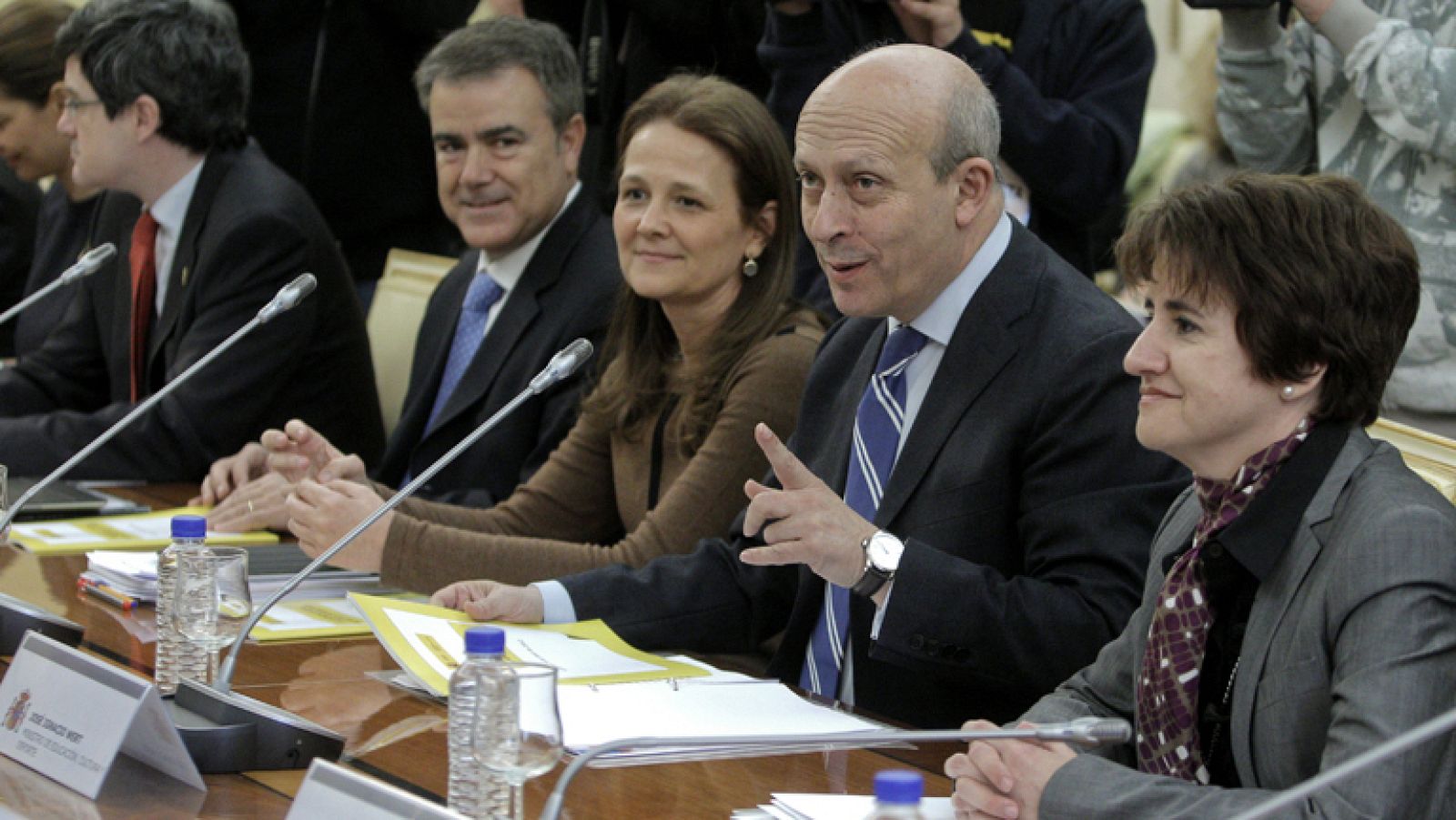 Telediario 2 en cuatro minutos - 19/04/12