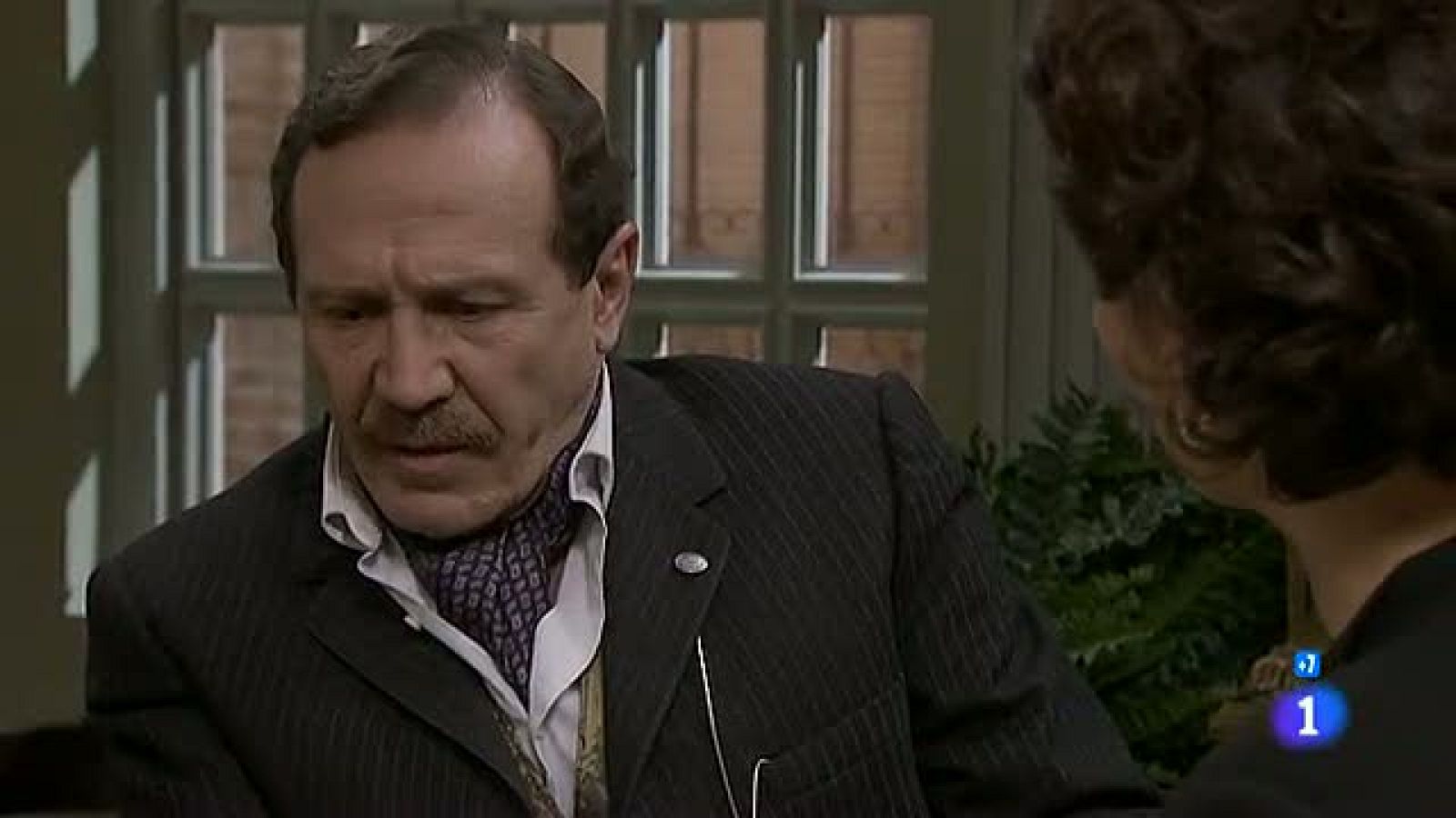 Amar - Víktor le reprocha a Angi su egoísmo