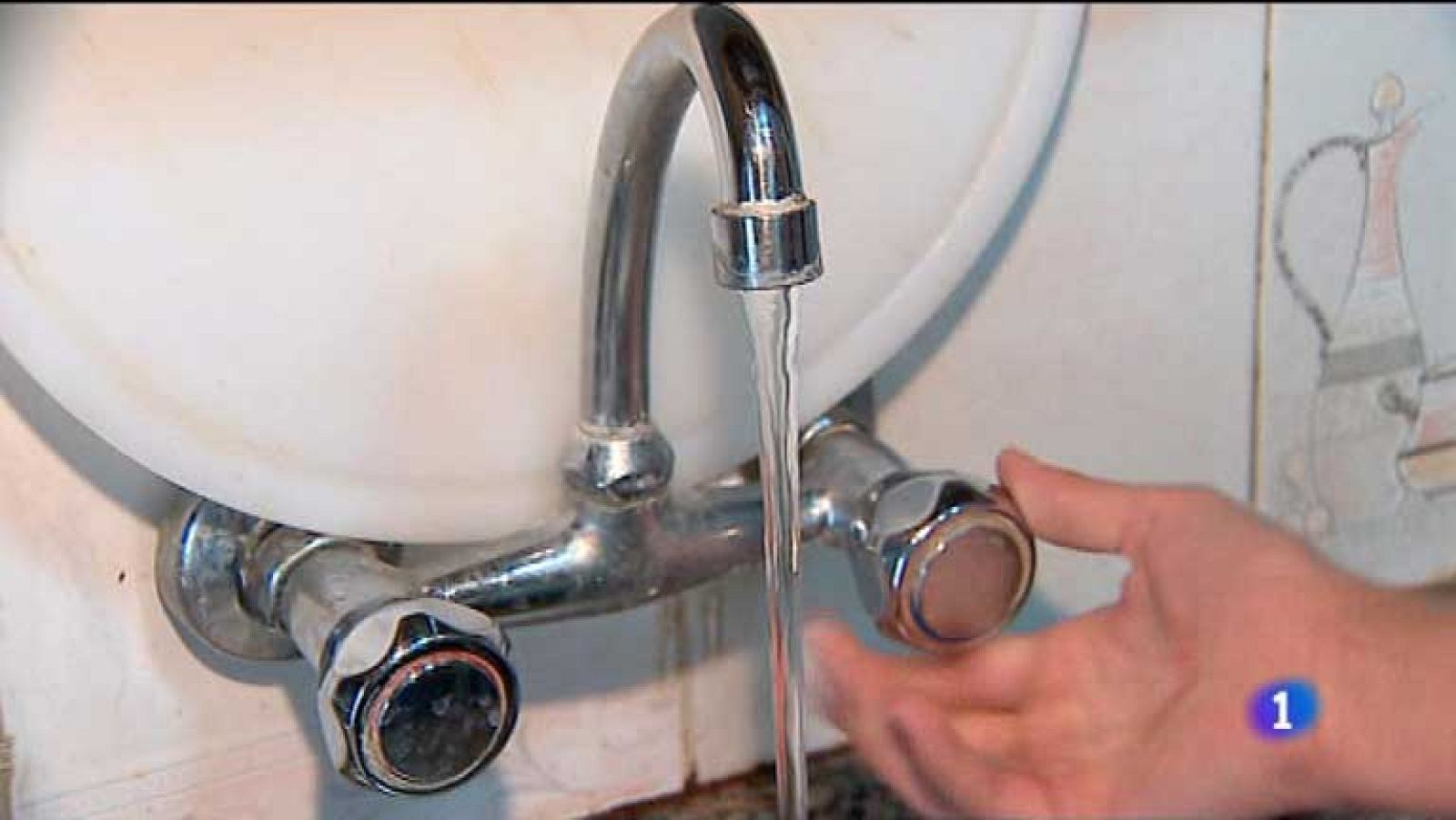 Un vertido de gasoil deja sin agua potable a tres municipios tinerfeños