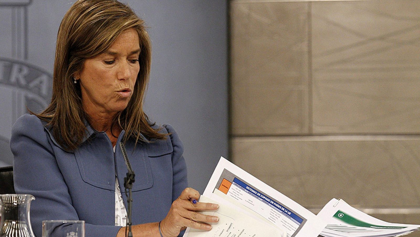 El Gobierno modifica la ley de extranjería y endurece los requisitos para tener tarjeta sanitaria - Informativo 24h | Ver