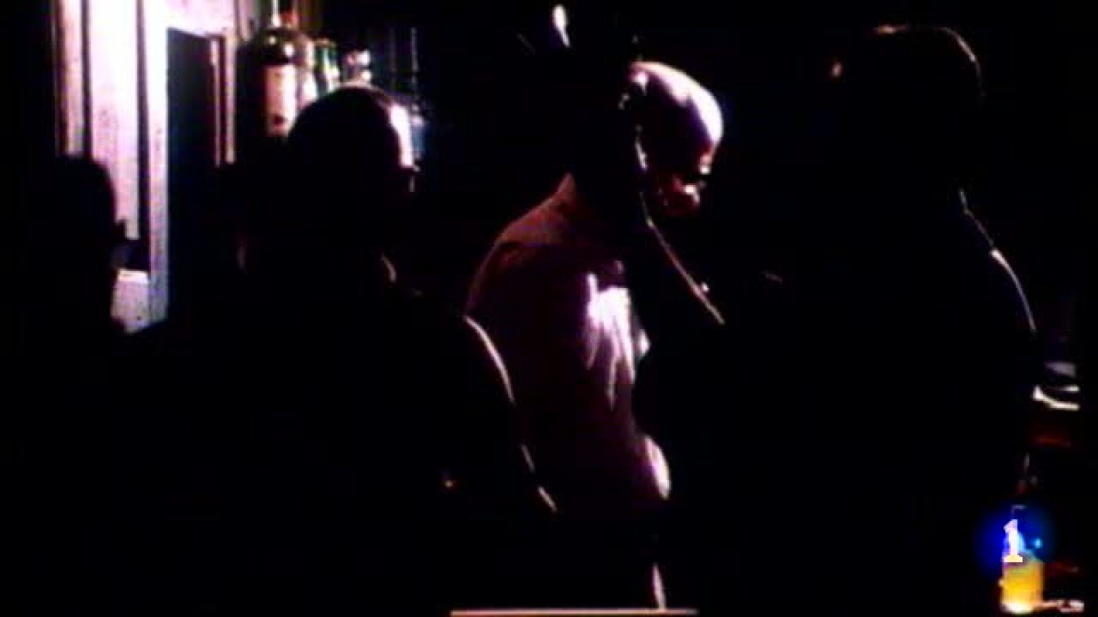 Tenderete - 21/04/12 - A.F. Amor Canario + Grupo Bilongo - Tenderete | Ver