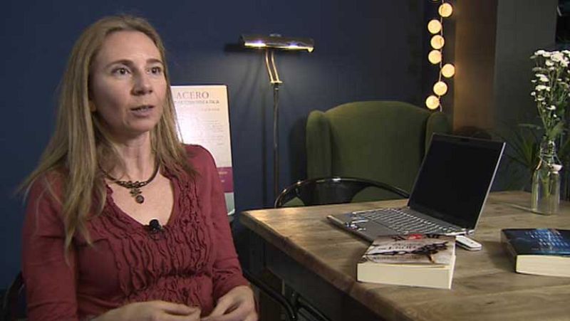 Escritores noveles buscan su espacio en cualquier librería