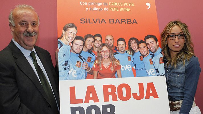 Telediario 1 - Silvia Barba pone a Del Bosque en un aprieto en la presentación de 'La Roja por dentro'