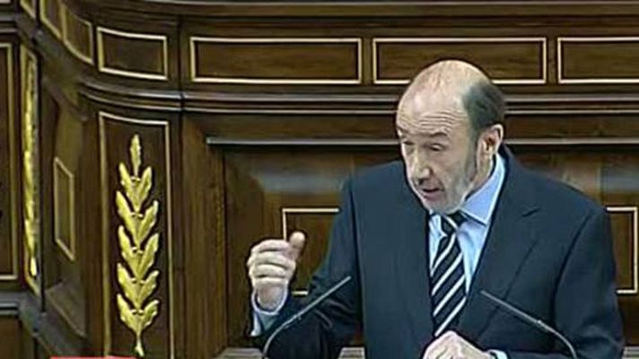 Informativo 24h - Rubalcaba tacha de "xenófobo, cruel e ineficaz" el recorte en sanidad