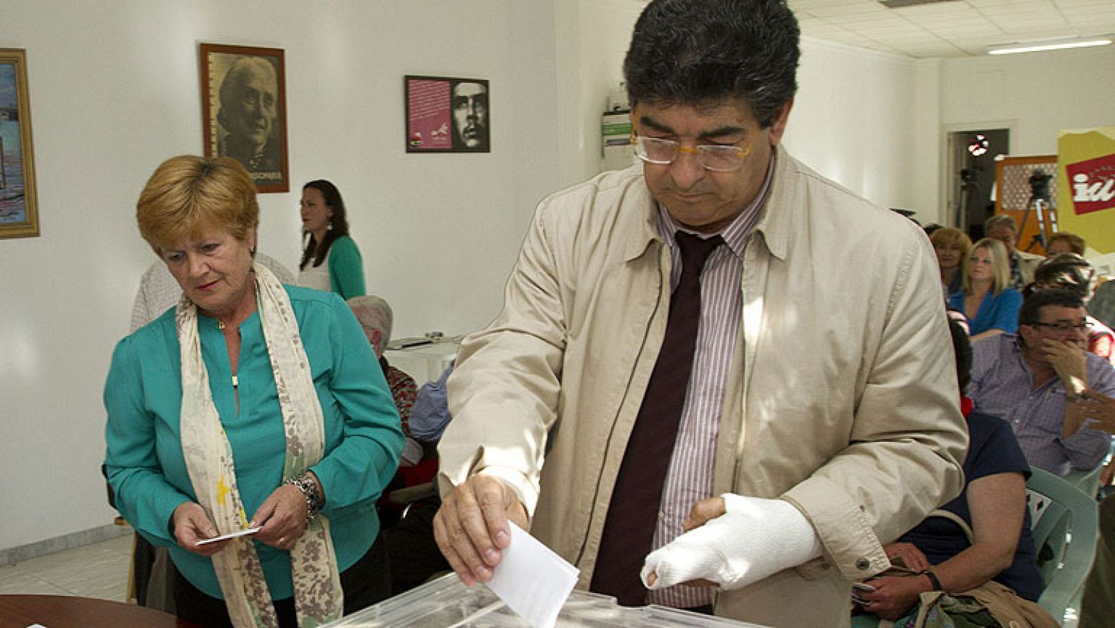 Más del 70% de los militantes de IU respalda formar un gobierno en coalición con el PSOE-A