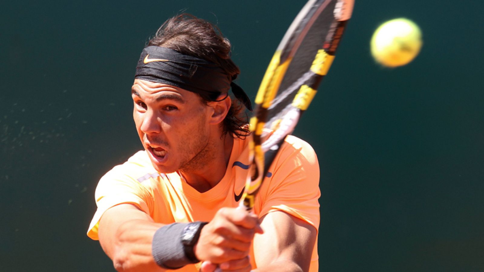 Rafa Nadal debuta en el Trofeo Conde de Godó con la intención de revalidar el torneo y conseguir su séptimo triunfo en Barcelona tras conseguir el pasado domingo el octavo en Montecarlo, y cerrar así dos semanas de éxito en la preparación de Roland G