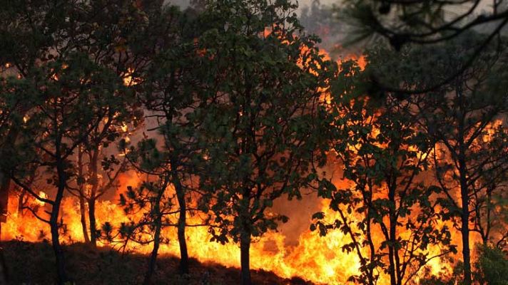 Telediario 1 - Peligroso incendio en México