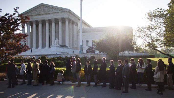 Telediario 1 - El Tribunal Supremo comienza a debatir la ley de inmigración de Arizona